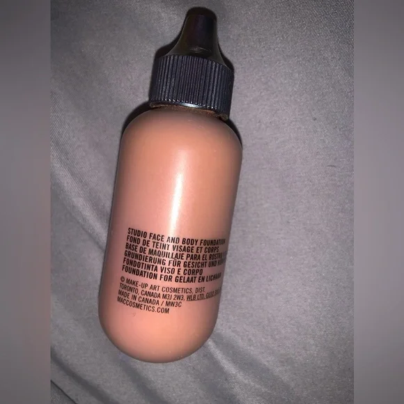 MAC FACE + BODY - Picture 3 of 4